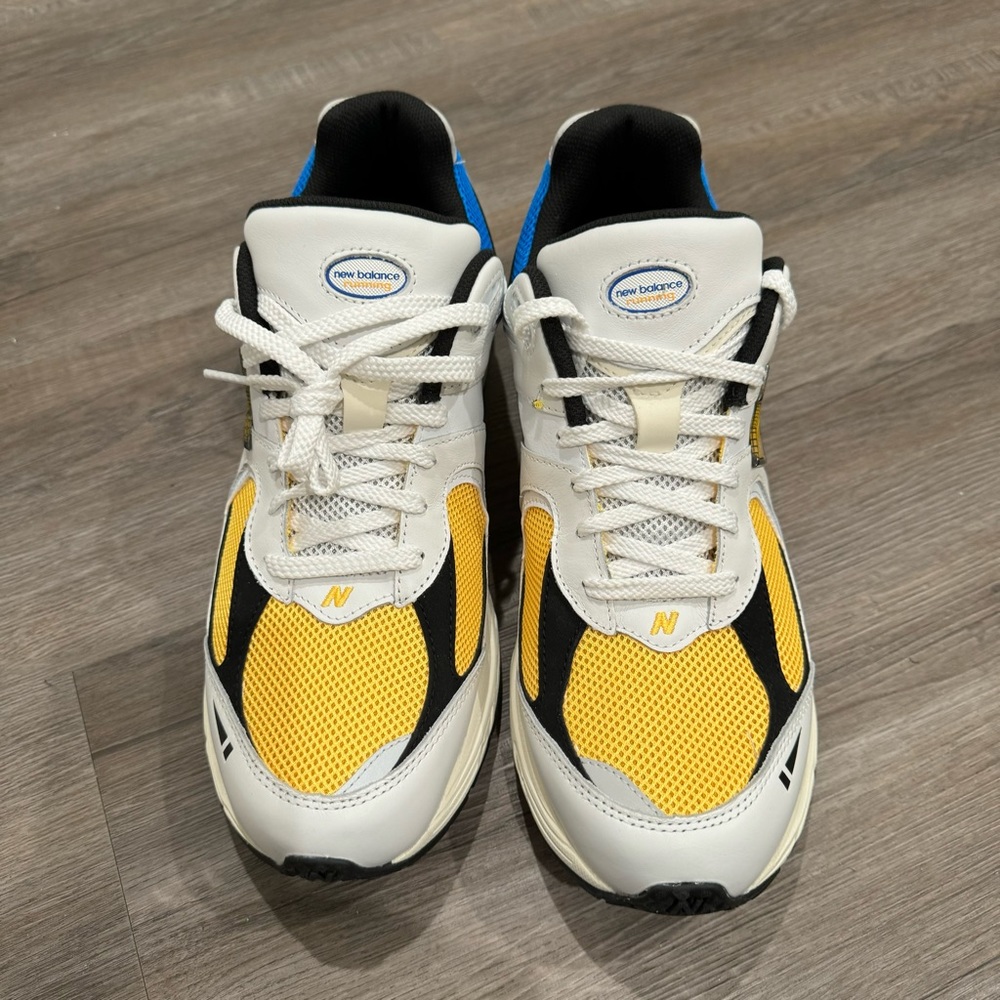 New Balance M2002R Athletic Running Sneakers - Picture 2 of 8